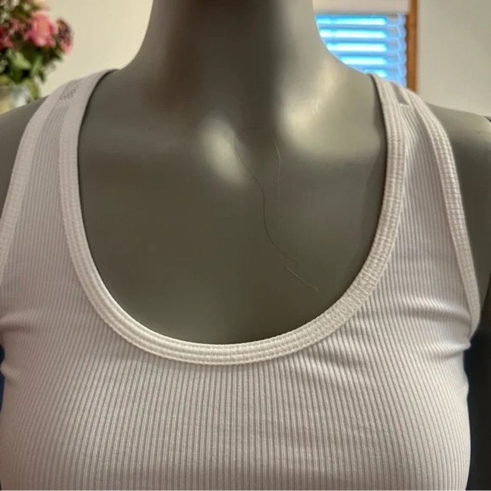 Under Armour Womens HeatGear Sleeveless Gym Run Tank Top (bundle) - Picture 7 of 8
